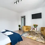 G24 - Luxurious & Cozy Inspired By Freedom Apartment *