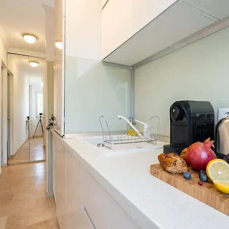 G24 - Luxurious & Cozy Inspired By Freedom Apartment *
