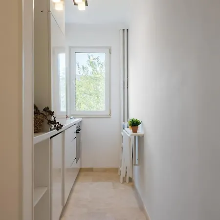 G24 - Luxurious & Cozy Inspired By Freedom Apartament