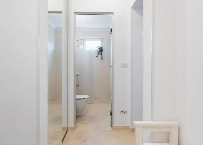 G24 - Luxurious & Cozy Inspired By Freedom Apartment